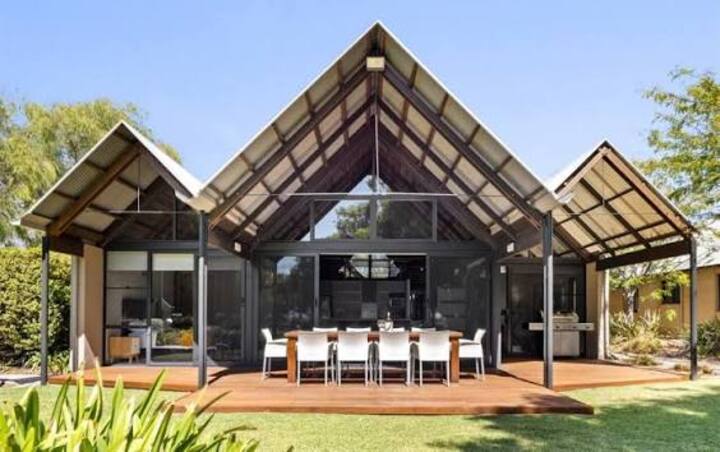 Absolute Beach Front | Villa Lexington - Dunsborough