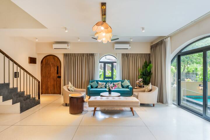 Living room image 8