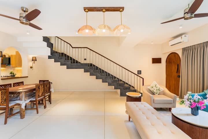 Living room image 7