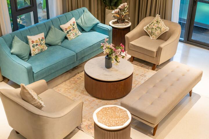 Living room image 10
