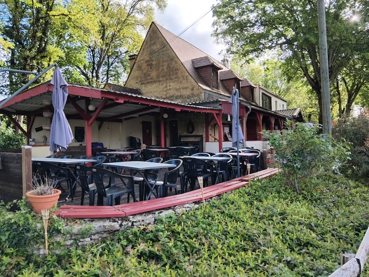 Emplacement Camping Cœur Des Bois Périgord Noir - Gourdon