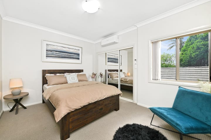 Airport, Trains, City And Beaches Nearby - Cronulla