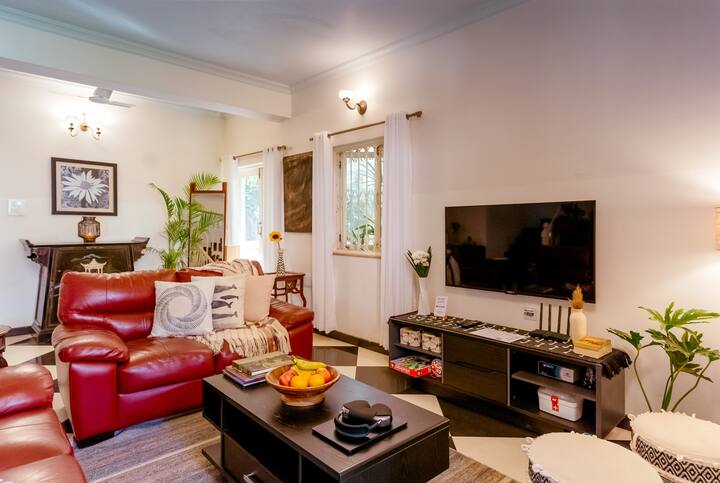 Living room image 6