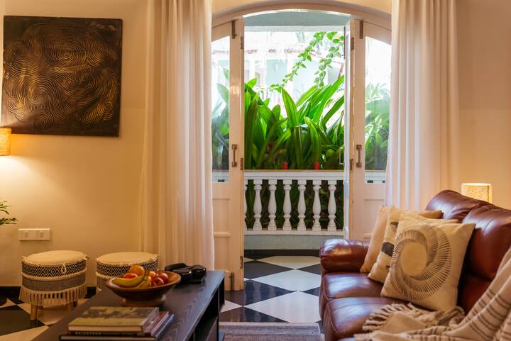 Living room image 3