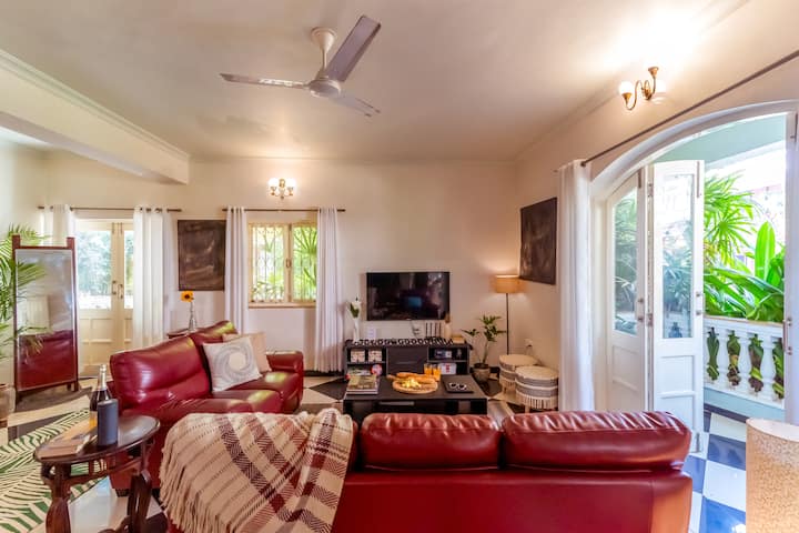 Living room image 2