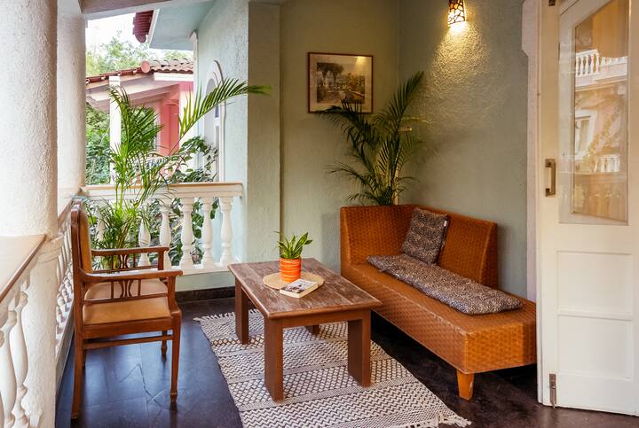 Living room image 7