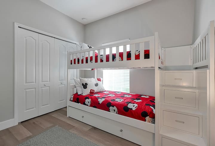 Quarto infantil com beliche