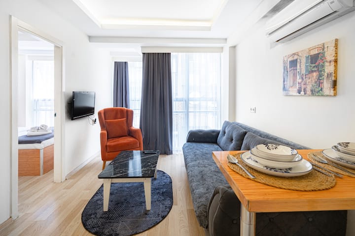 Full Eşyalı Küvetli 1+1 Daire - İzmir