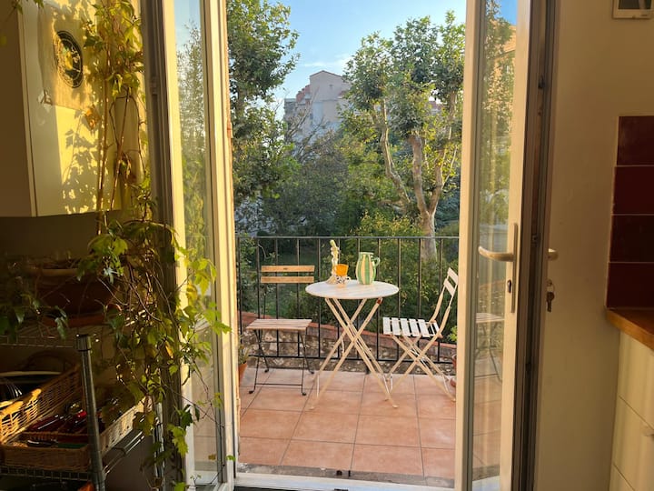 Charme D'un T3 Avec Balcon Et Parking Privé - Marsella, Francia