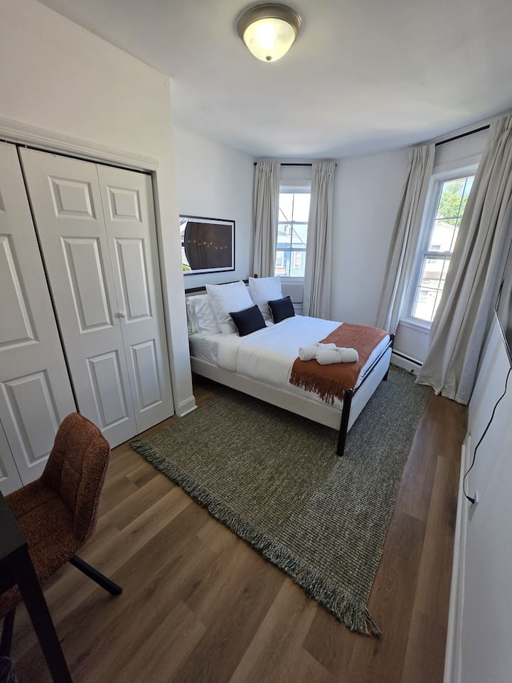 Beautiful 2bd/1ba Retreat - Weehawken, NJ