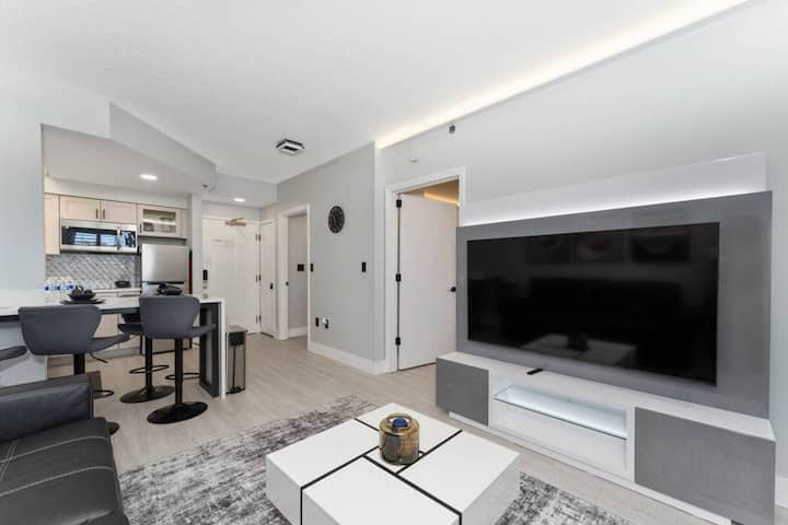 Staysky Suite Near Universal Pool & Parking - Orlando, FL