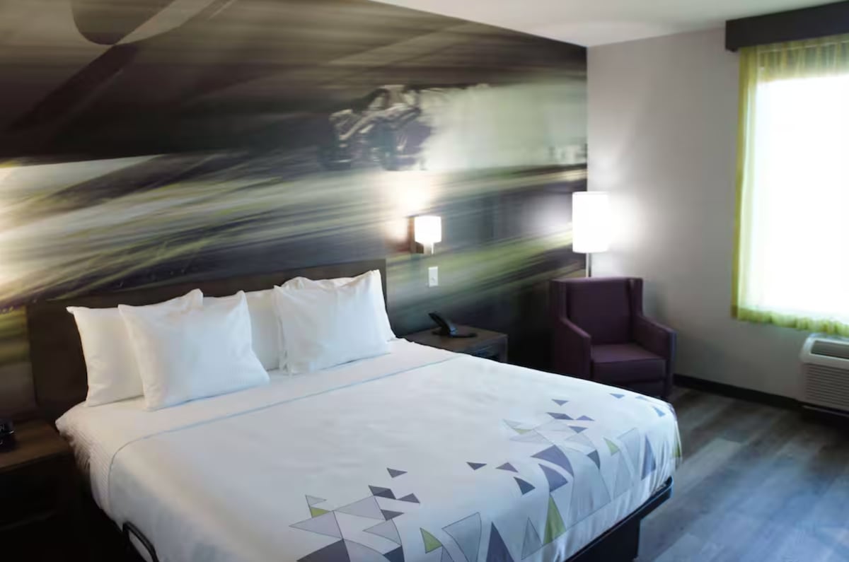 King | La Quinta Braselton | Near the Raceway