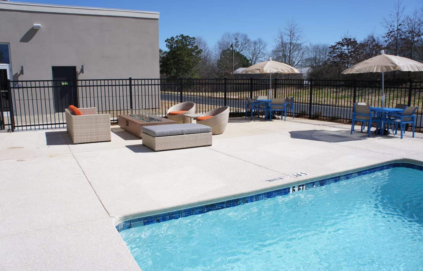 La Quinta Braselton | Business King | Pet Friendly
