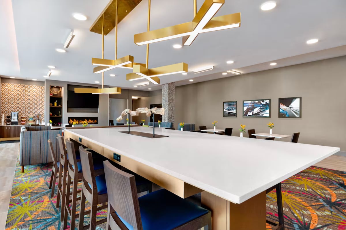 Business King | La Quinta Braselton | Outdoor Pool