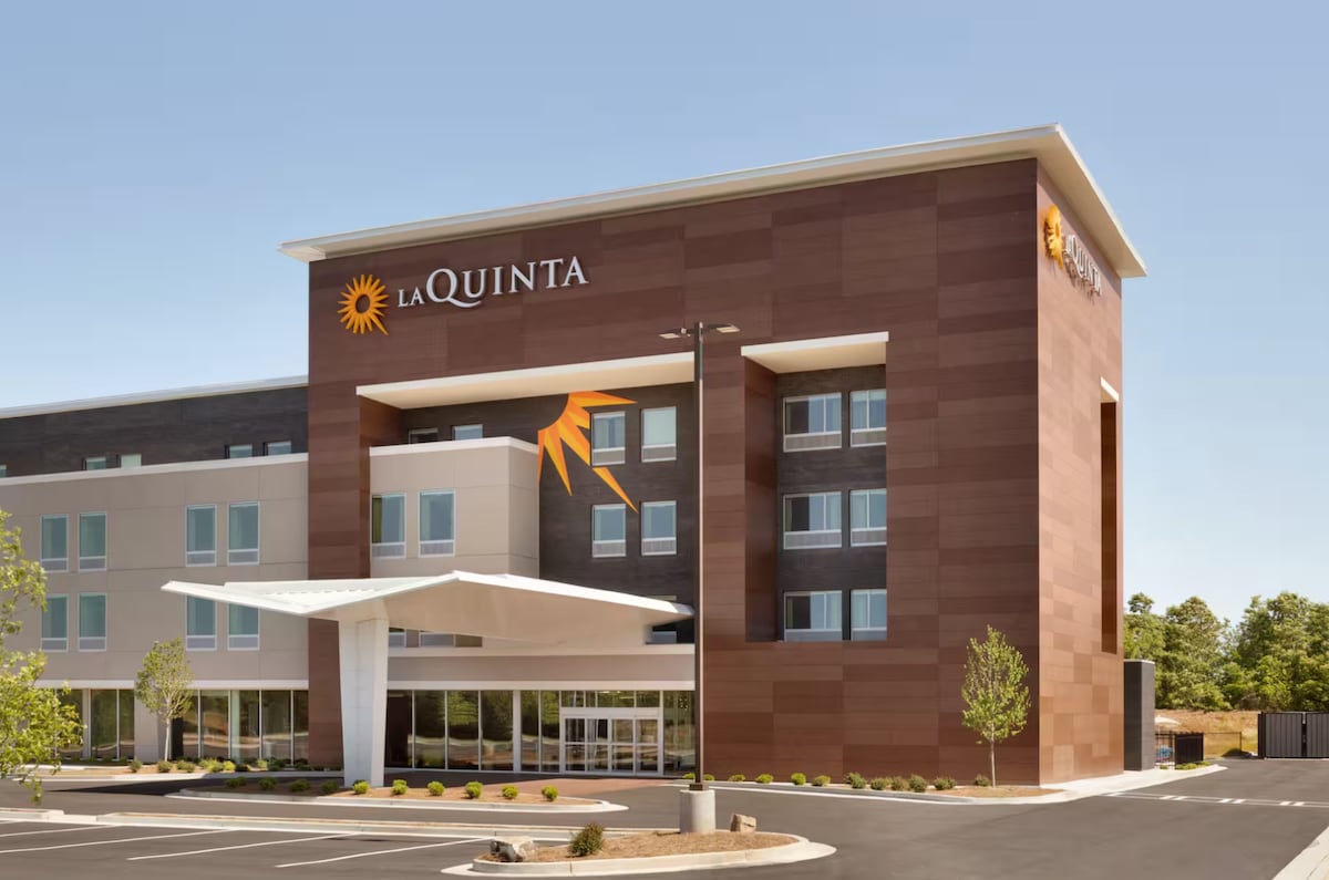 Business King | La Quinta Braselton | Outdoor Pool