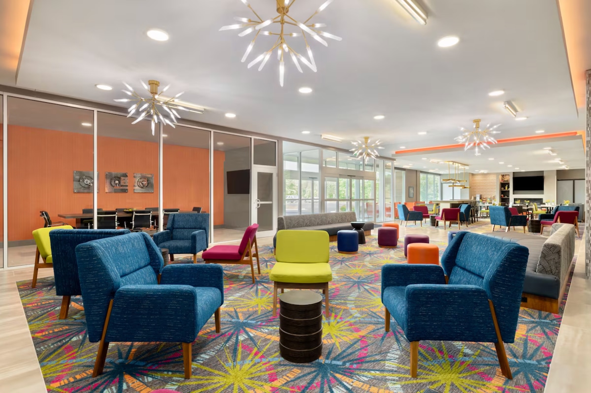 Business King | La Quinta Braselton | Outdoor Pool