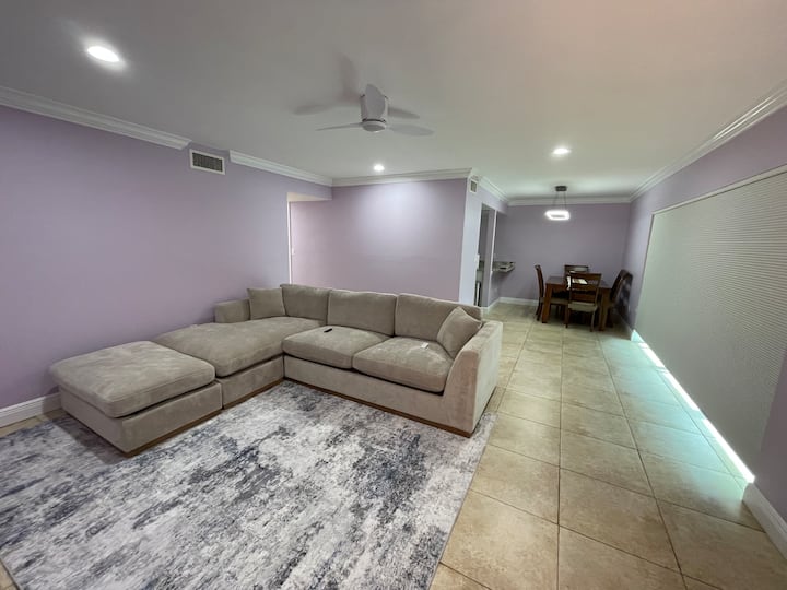 Cosy 2 Bedroom Condo - Naples, FL