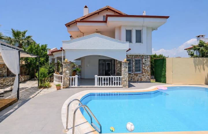 ÖLüdenizde Villa Baron 
 Müstakil Havuzlu Villa - Ölüdeniz