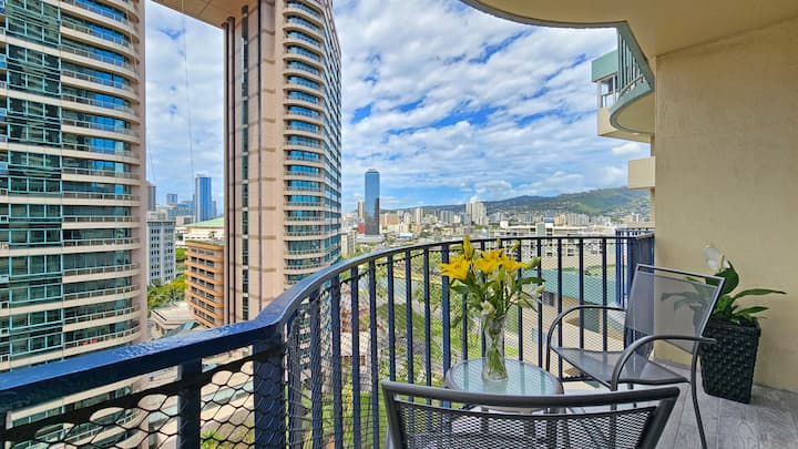 Waikiki 2br 1ba Condo Free Parking - Honolulu