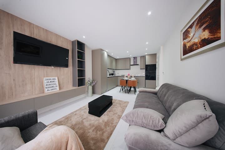 Shencot Apartment 1 | Luxury Reserved - Brentwood