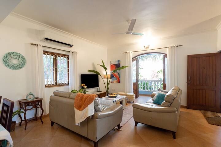 Living room image 8