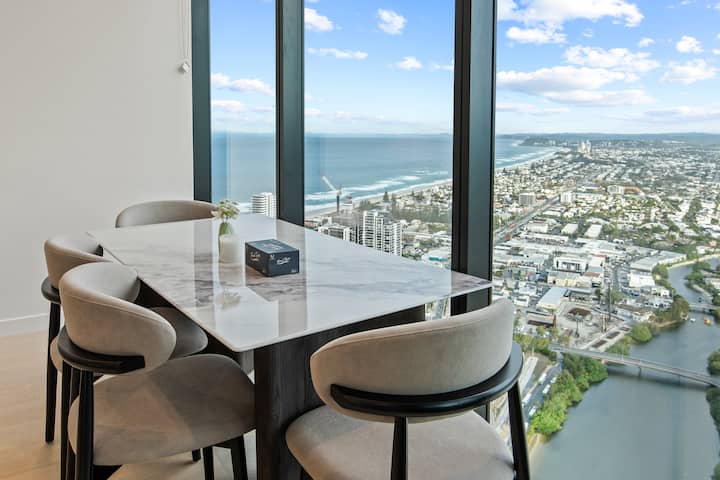 Luxury Broadbeach Island Stay With Ocean Views - Gold Coast