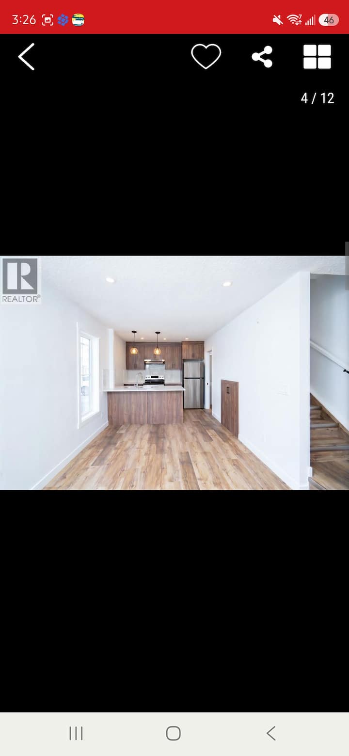 Awesome Brand New Townhouse In Cochrane - 코크레인
