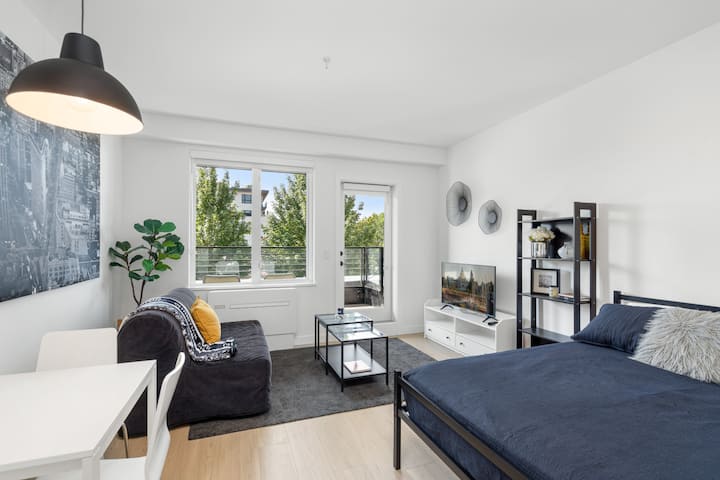 Modern East Van Studio | Balcony & Workspace - North Vancouver