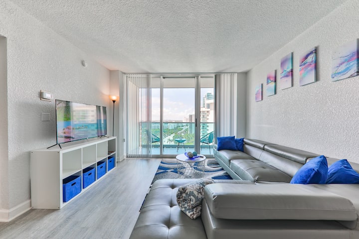 Enjoyment And Pleasure With An Ocean View - Hollywood