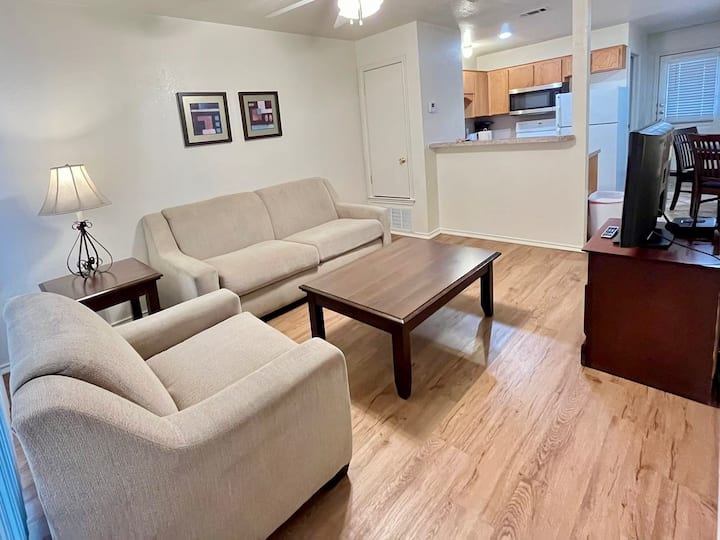 Fully Furnished 2-bedroom 1.5-bathroom Townhouse - Killeen, TX