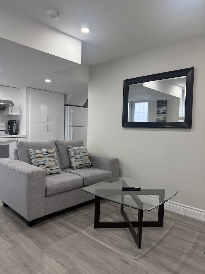 Bright & Spacious 2br Suite |Private Entrance| - Oshawa