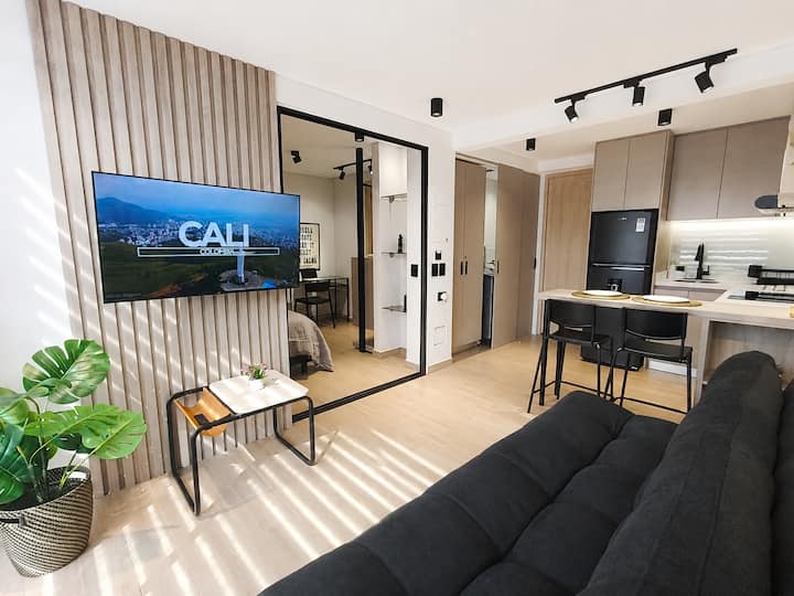 Modern Studio | Queen Bed | Wifi | Pool | A/c - Cali
