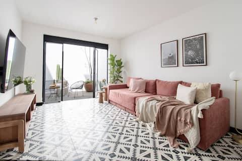 Successful Airbnb property: Condesa rooftop hot tub house, sleeps 16 in Condesa