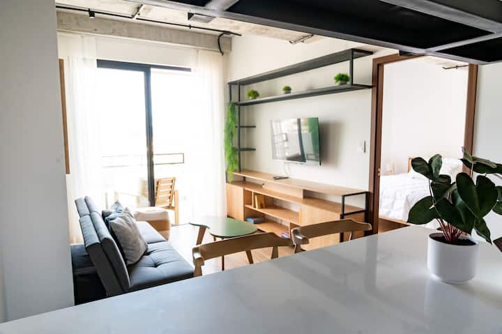 Acogedor Apartamento Con Terraza Y Parqueo En Z4 - Guatemala