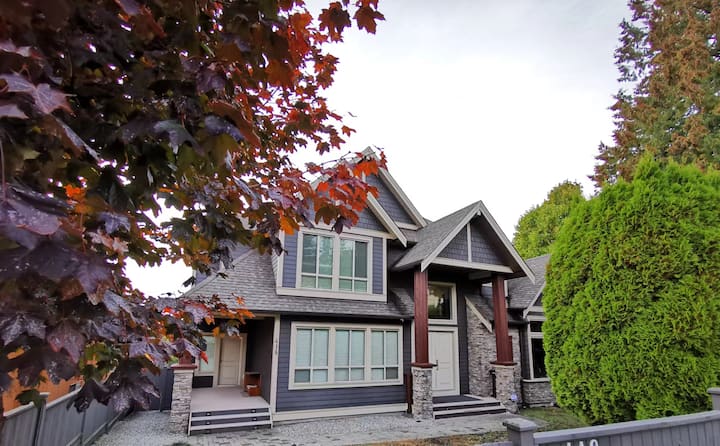 Cozy 2-bedroom Suite Nr Mundy Park /Austin Heights - Coquitlam