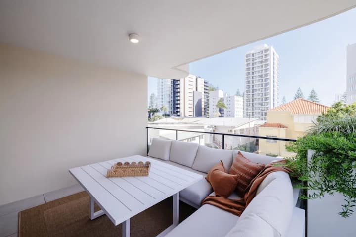 Esprit Rainbow Bay  Luxury Apartment 210 - Coolangatta
