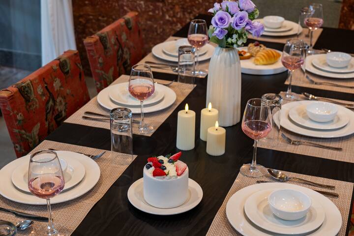 Dining area image 3