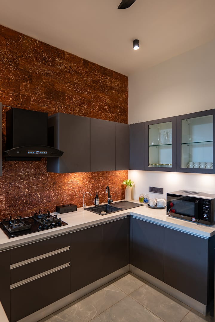 Kitchenette image 3