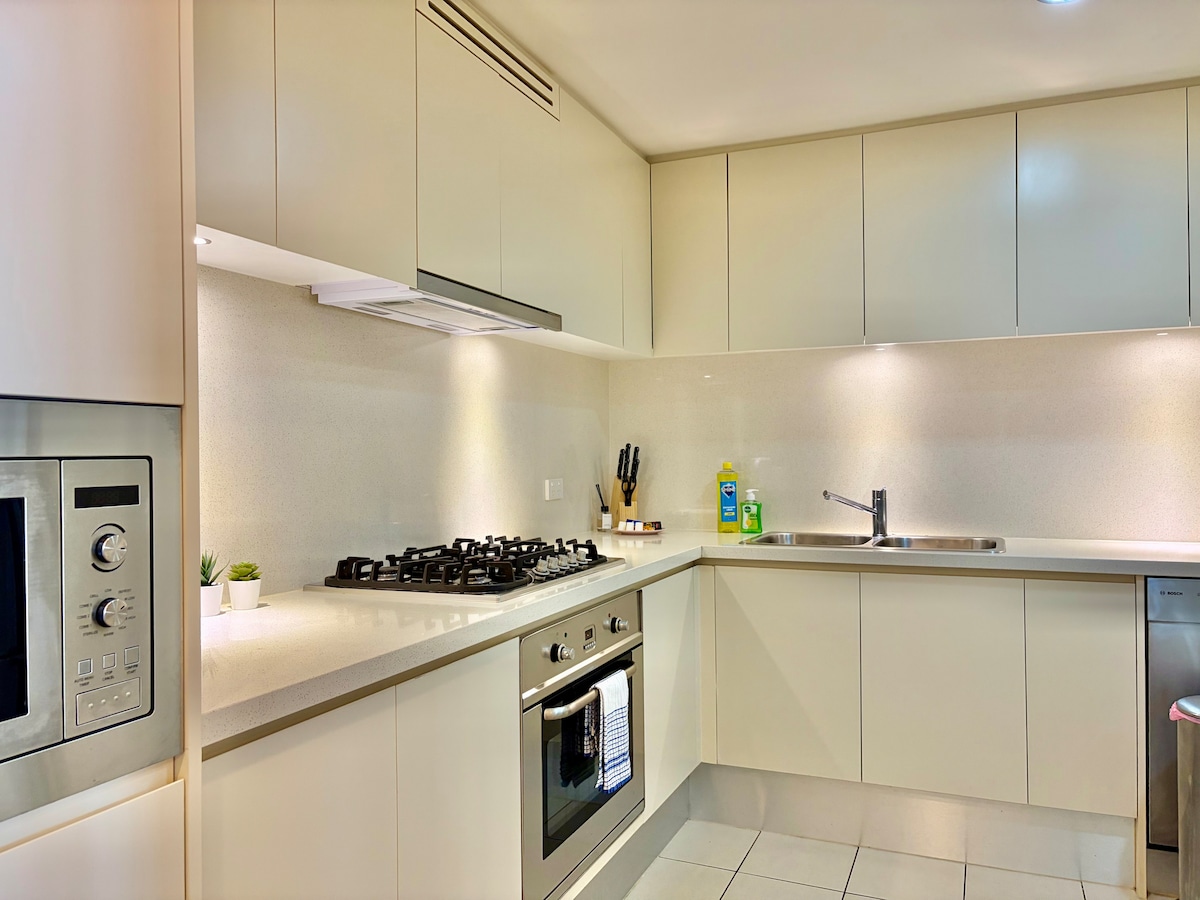 Modern Rhodes Apt