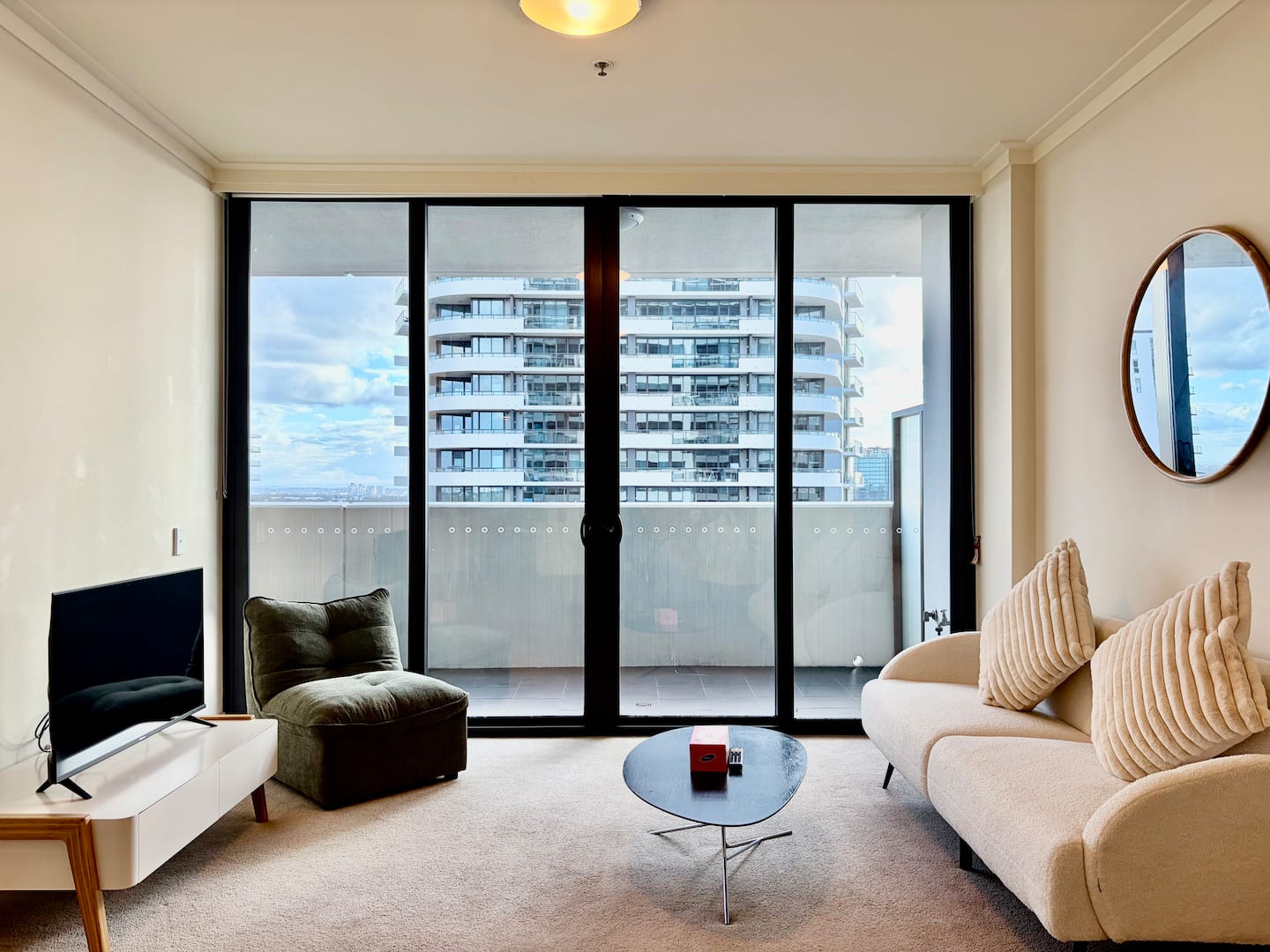 Modern Rhodes Apt