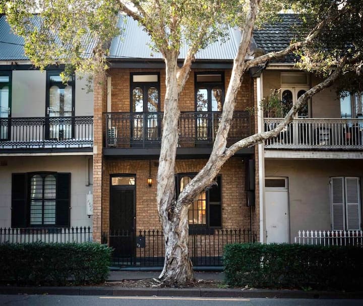 4 Br, 2 Bath, 2 Car Garage | City House | Pet - Sydney