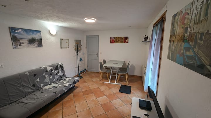 T2 Avec Jardinet Au Calme Face Aux Baous. - Vence