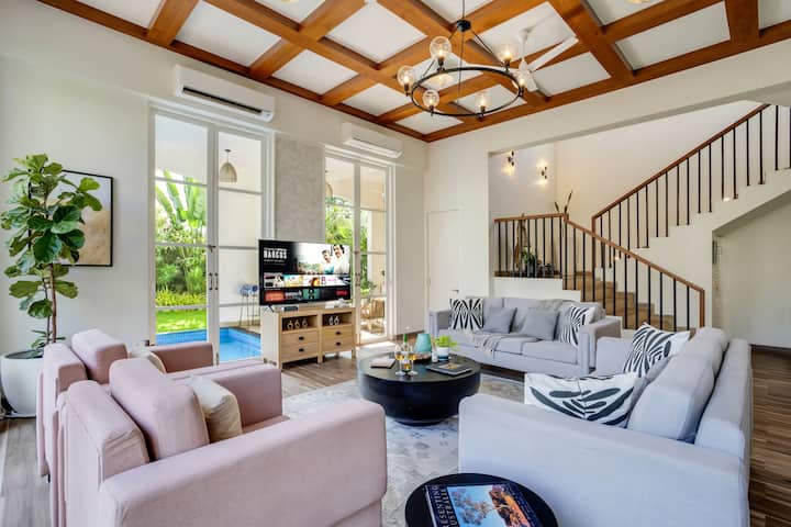 Living room image 3