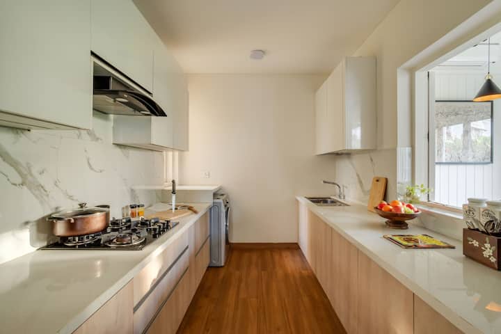 Full kitchen image 3