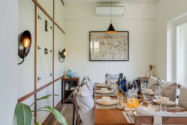 Dining area image 3