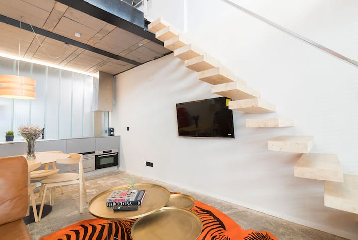 Loft Duplex Industriel Dans Un Quartier Chic - Barcelona