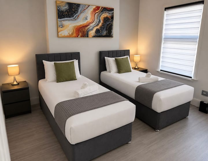 Great Corporate/families 3 Bedroom Newly Renovated - Watford