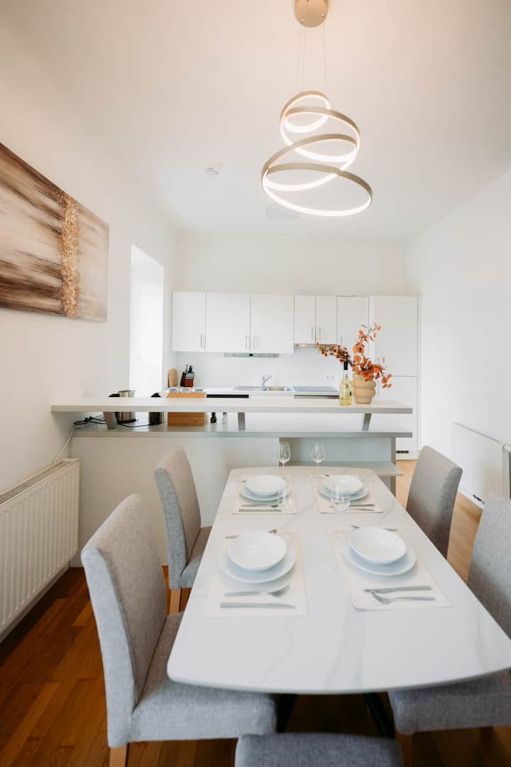 Free Parking City Apartment - Wels