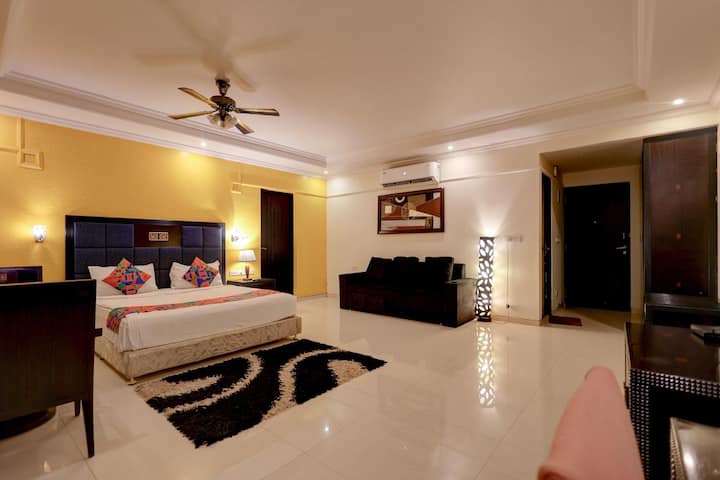 Bedroom 6 image 1