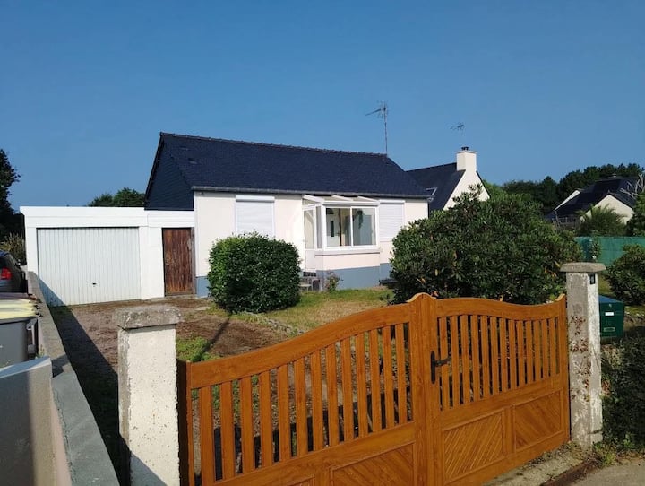 Plain-pied Fonctionnel, Jardin, Cœur Du Village - Plougrescant